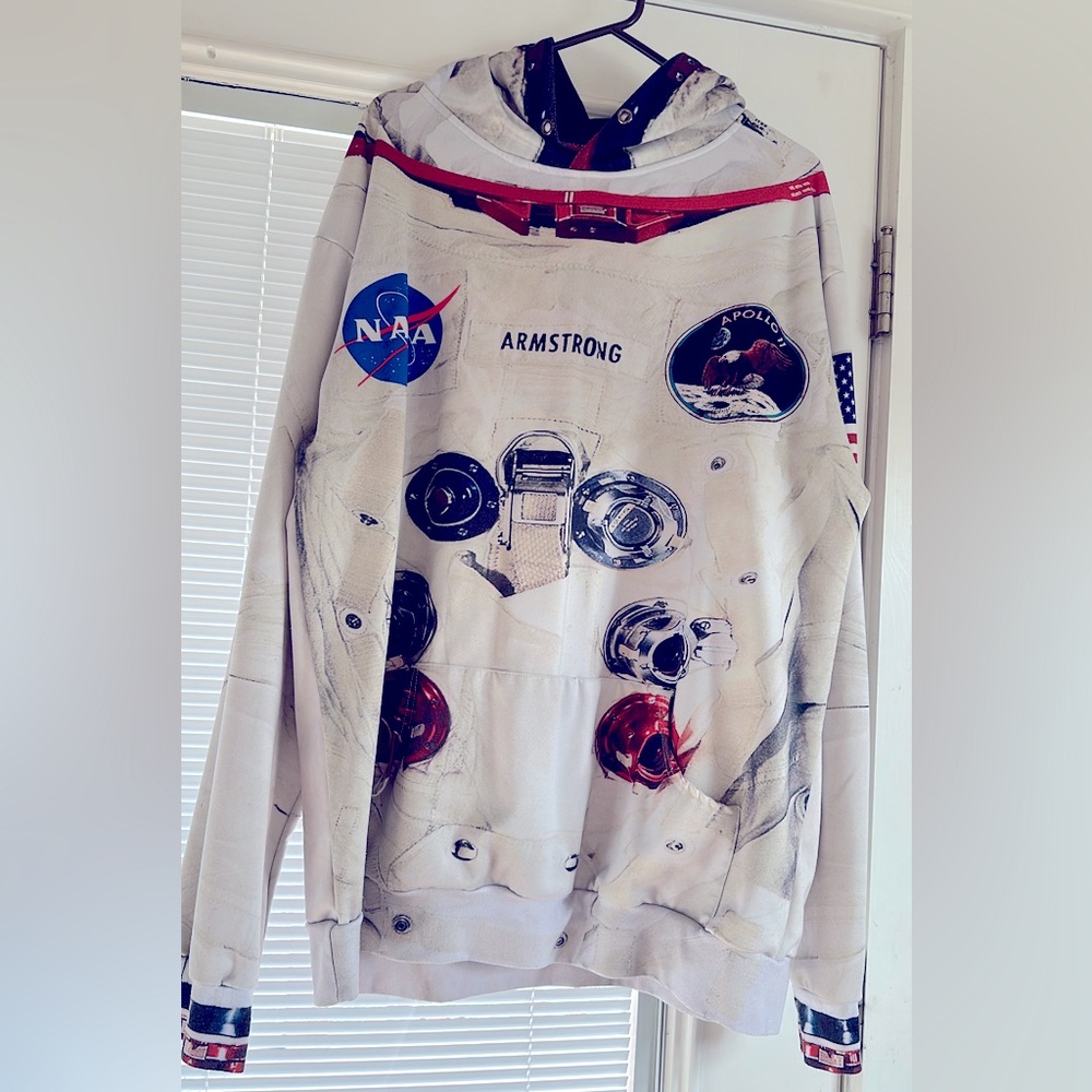 Men’s 2XL Astronaut Pullover